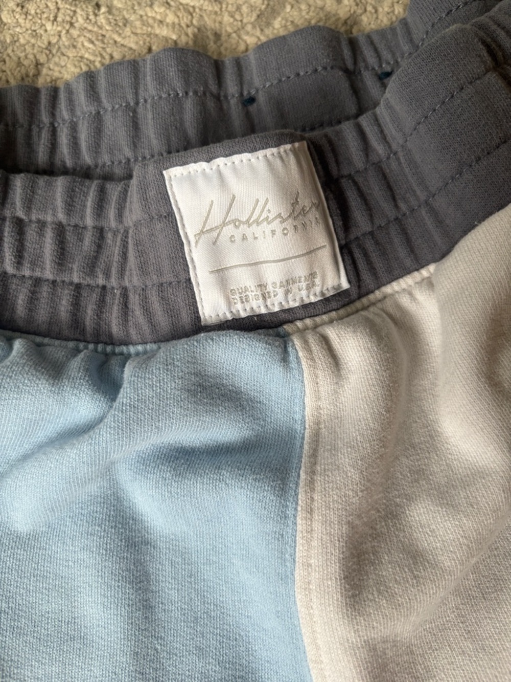 Hollister Colorblock Casual Women's Shorts — Light Blue & Cream - Picture 2 of 4